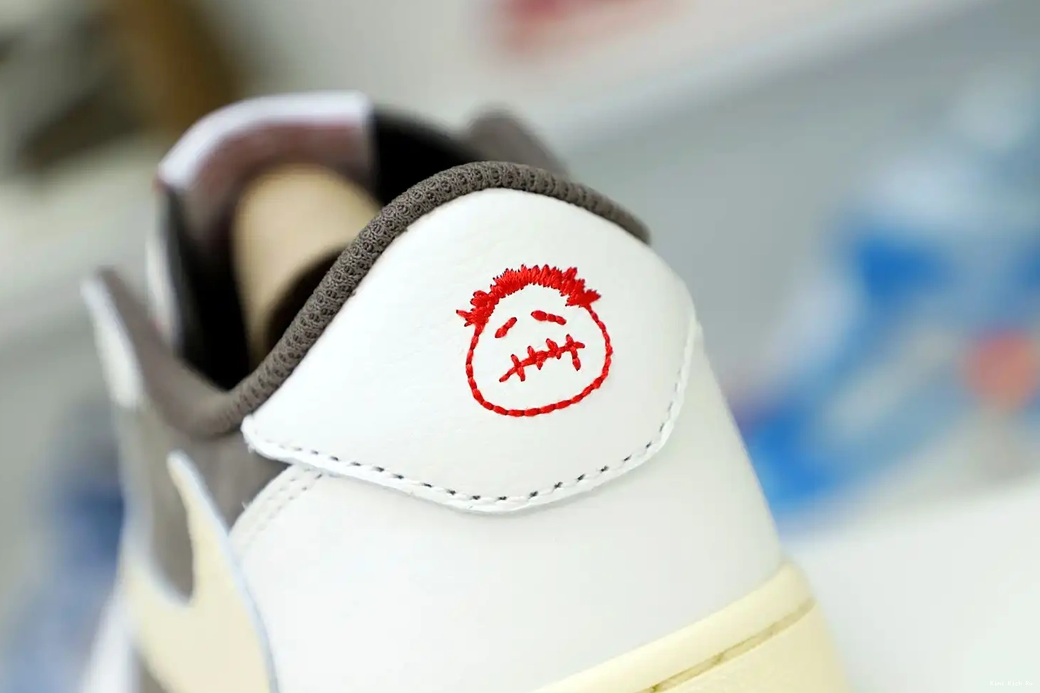 LOW Kimikick MOCHA X OG REVERSE AIR TRAVIS 1 JORDAN SCOTT 0318