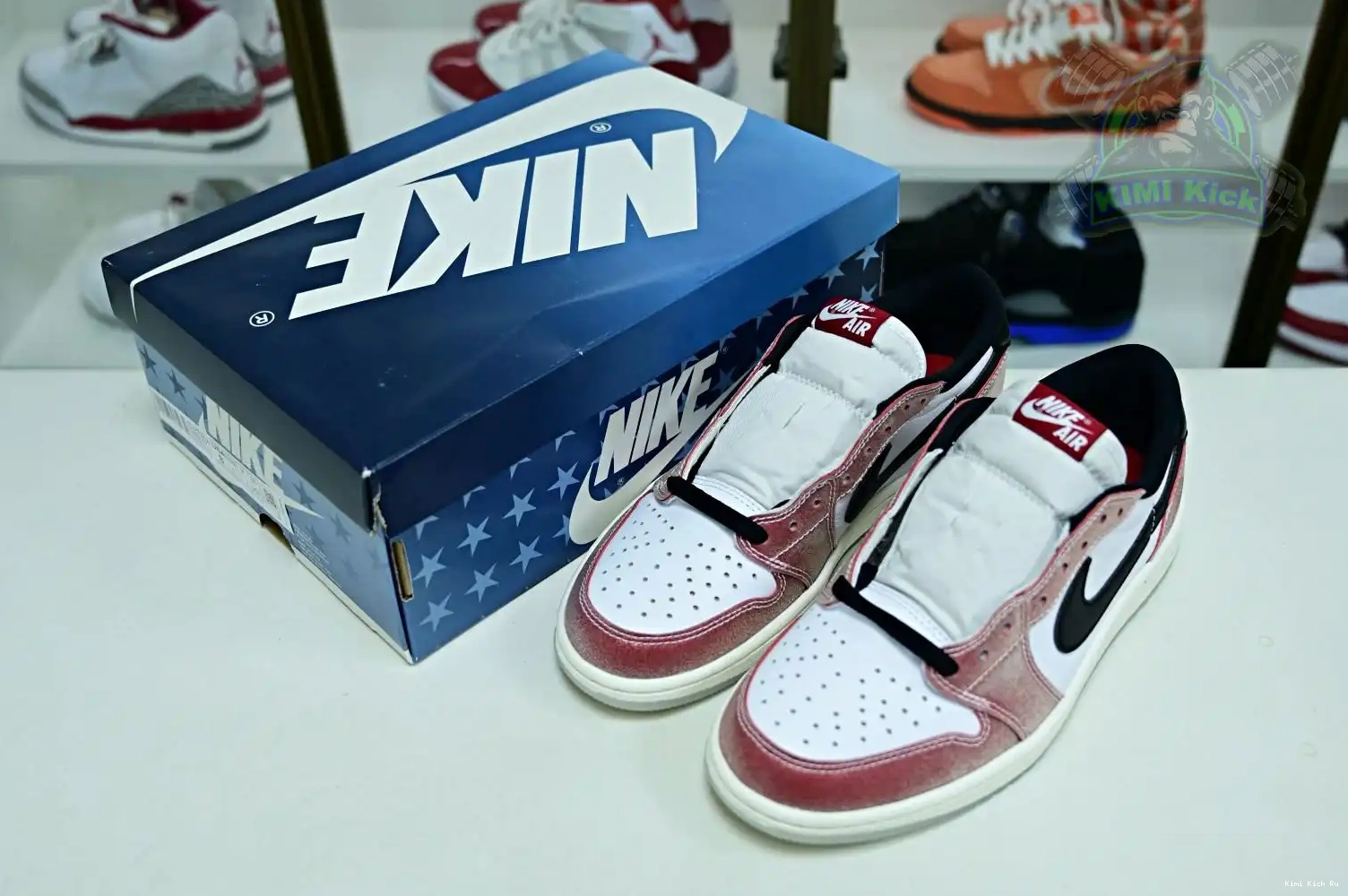 Room Jordan1 Kimikick x Air Jordan Trophy OG Low 0313