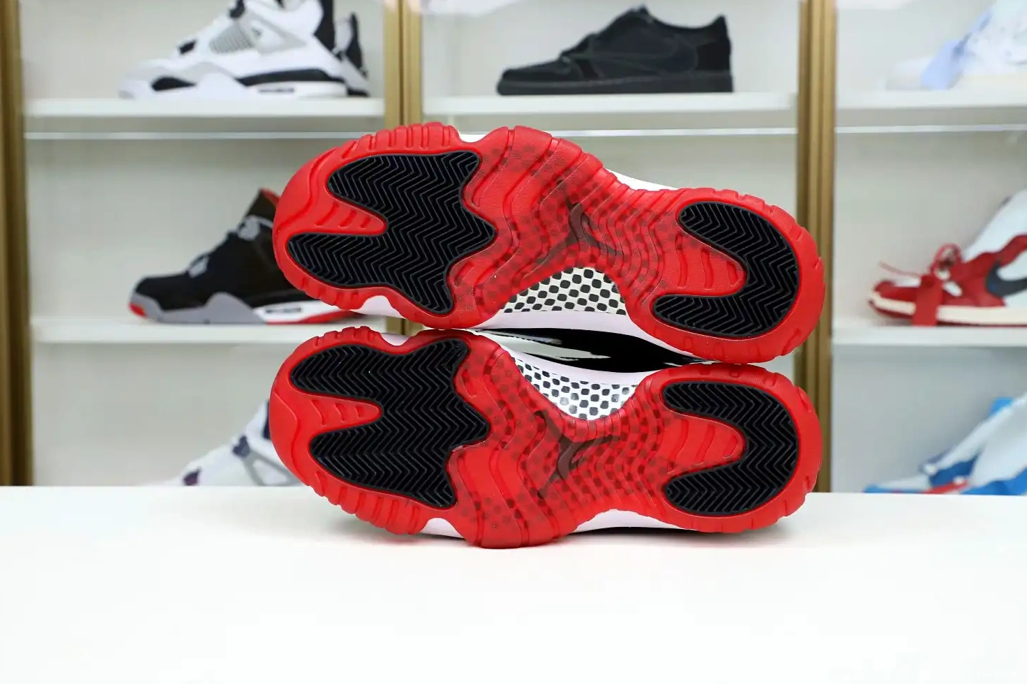 JORDAN AIR Kimikick RETRO 2019 11 'BRED' 0319